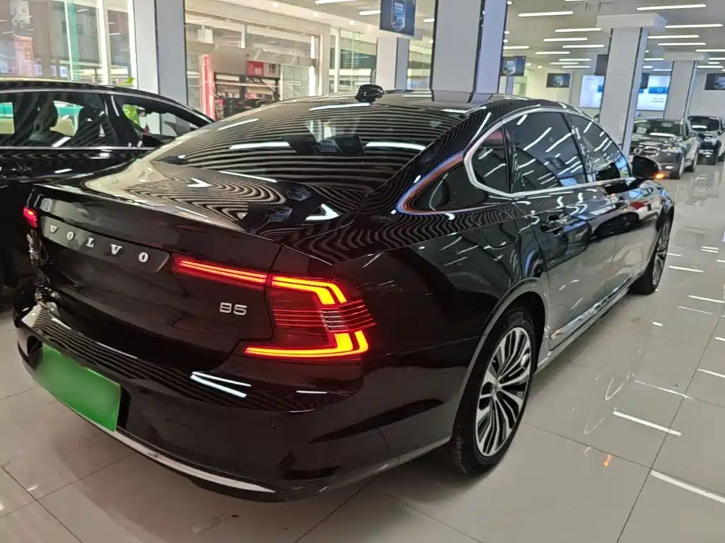 Volvo S90 — фото 7