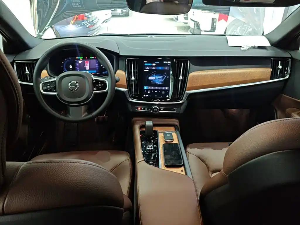 Volvo S90 — фото 10