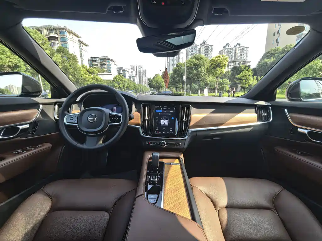 Volvo S90 — фото 11