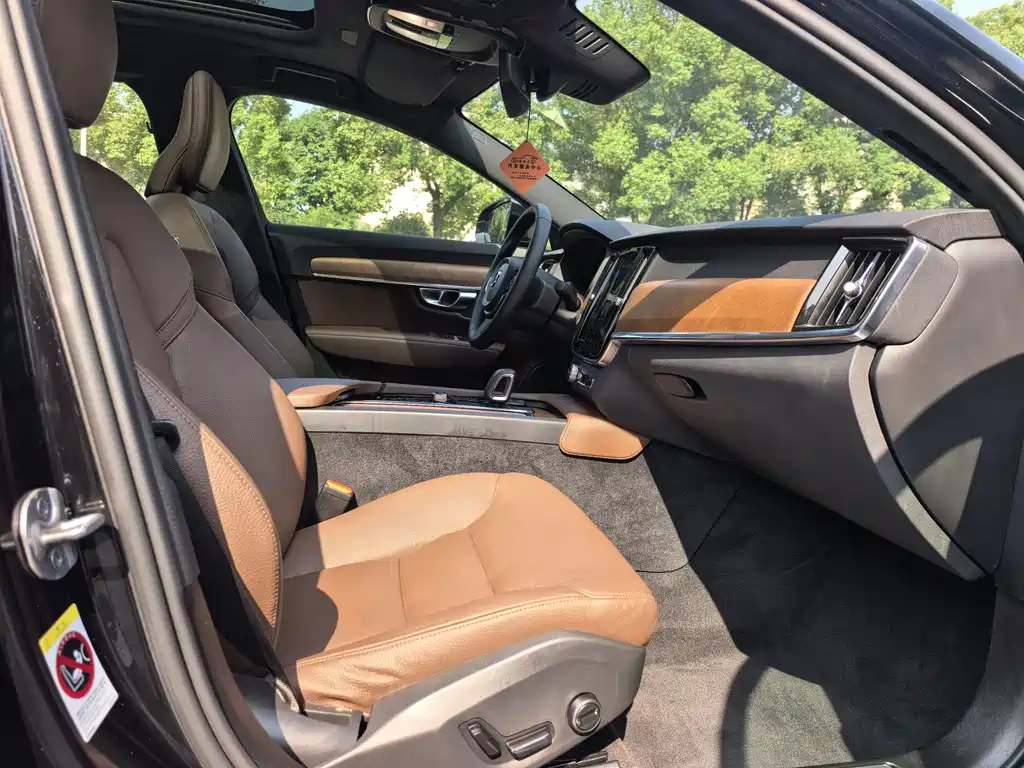 Volvo S90 — фото 13