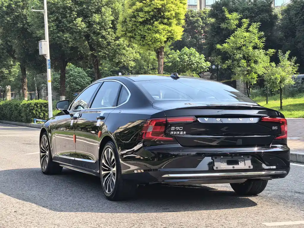 Volvo S90 — фото 5