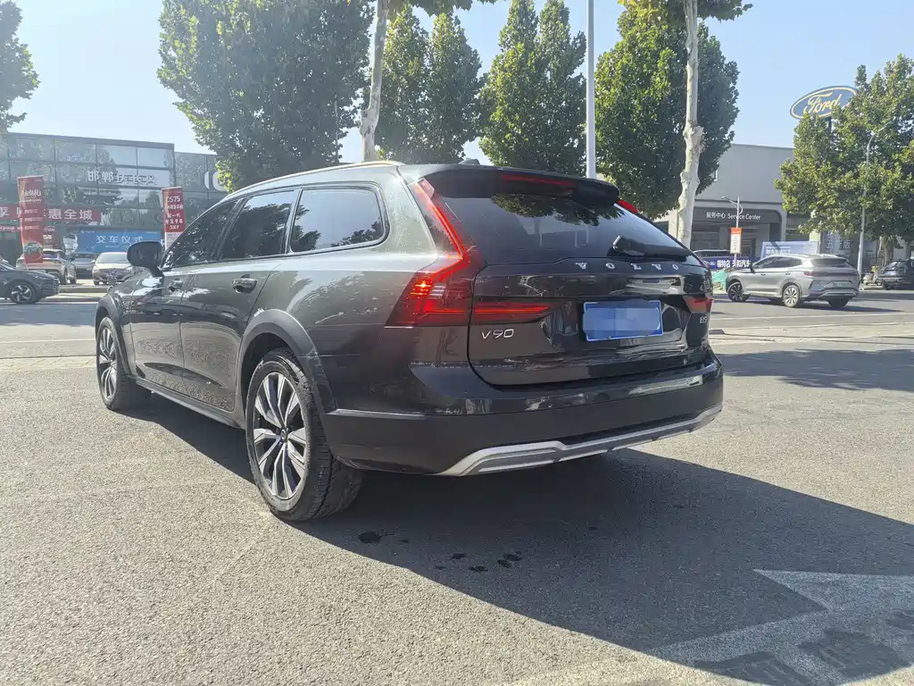 Volvo V90 — фото 11