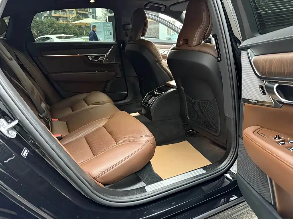 Volvo S90 — фото 14