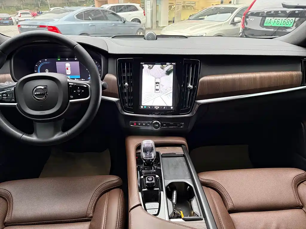 Volvo S90 — фото 18