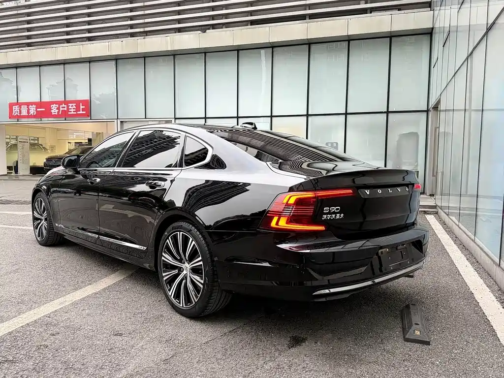 Volvo S90 — фото 6
