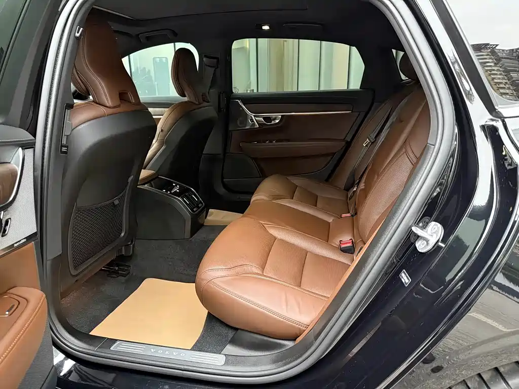 Volvo S90 — фото 9