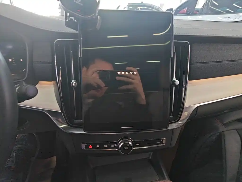 Volvo S90 — фото 13