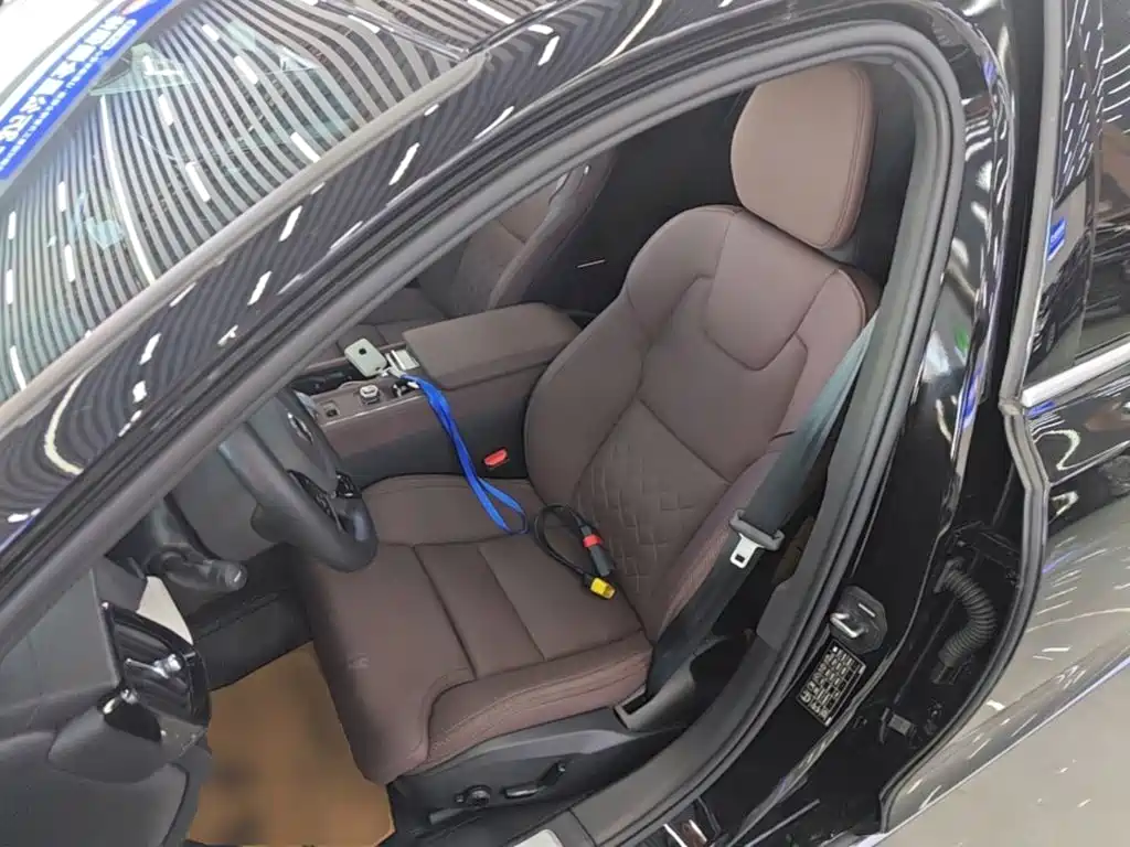 Volvo S90 — фото 15