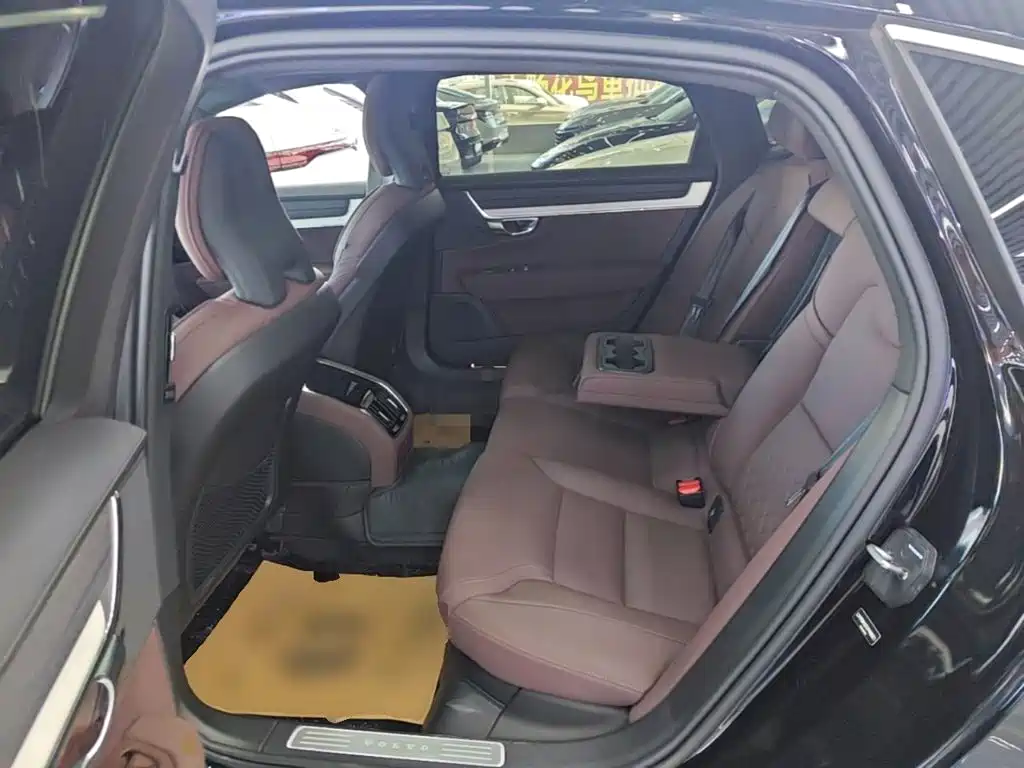 Volvo S90 — фото 17