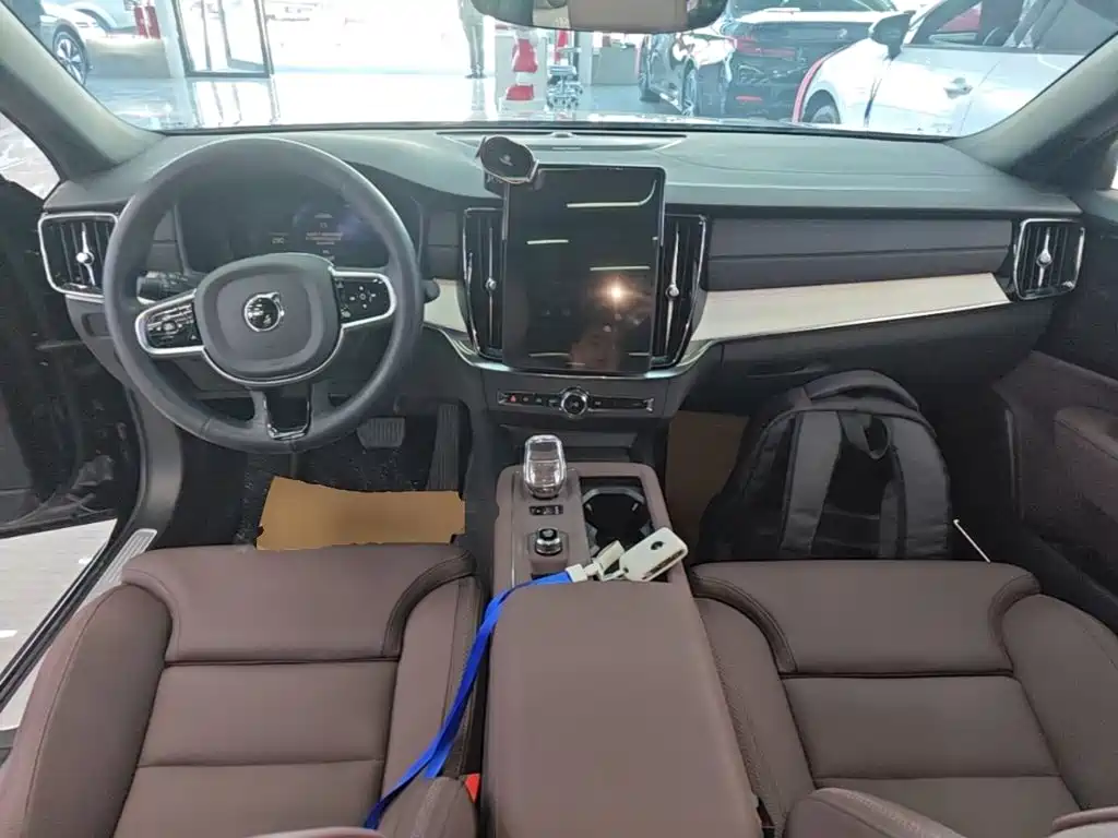 Volvo S90 — фото 10