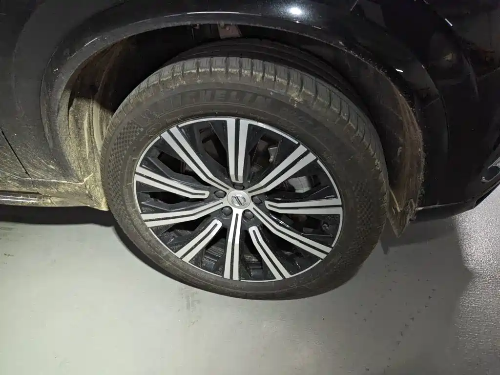 Volvo XC90 — фото 10