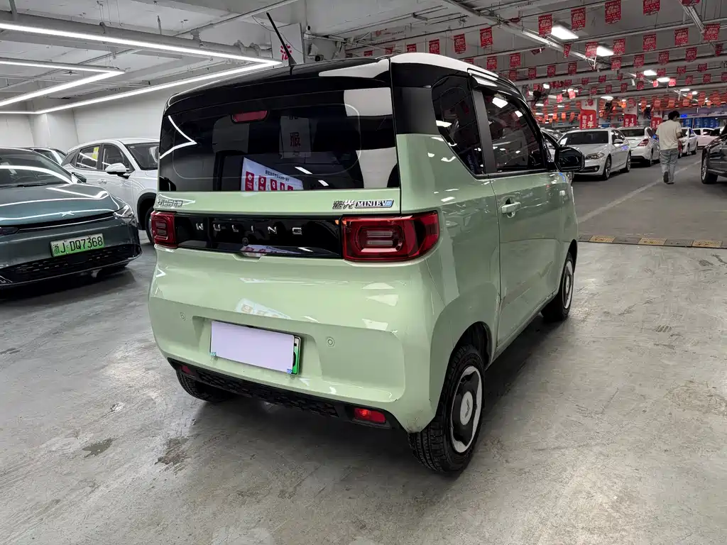 Wuling MINIEV — фото 10