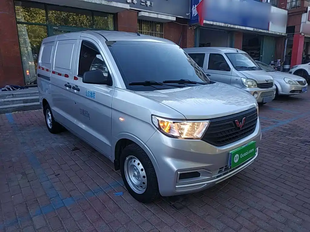 Wuling Hongguang V — фото 4