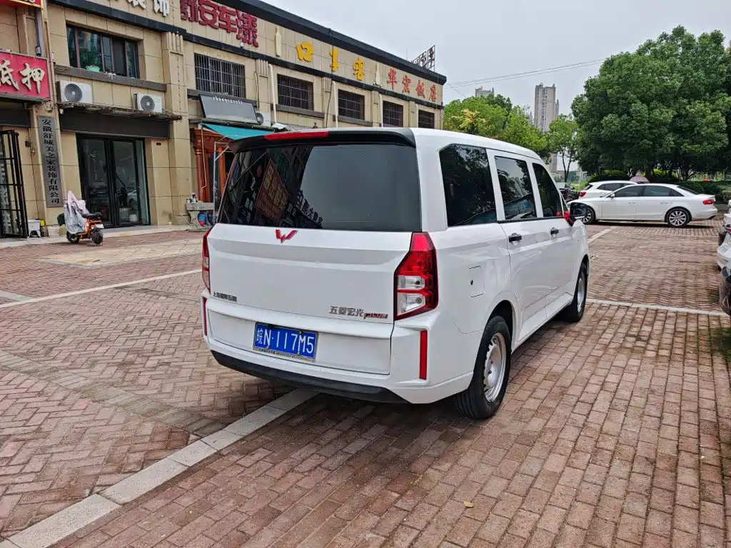 Wuling Hongguang PLUS — фото 6