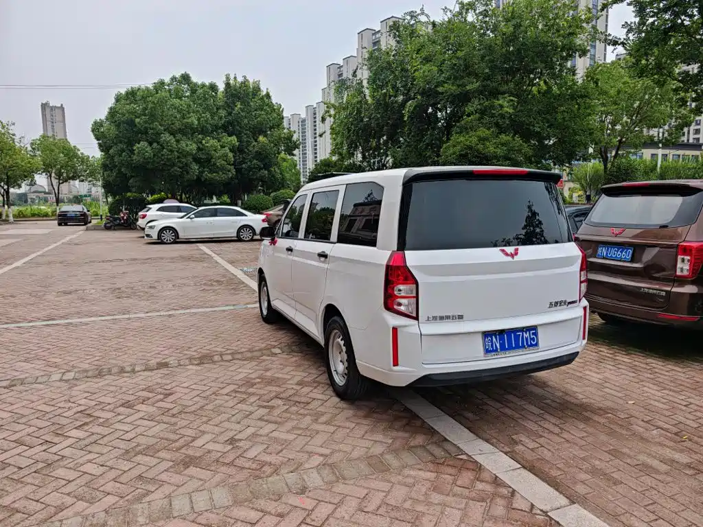 Wuling Hongguang PLUS — фото 7