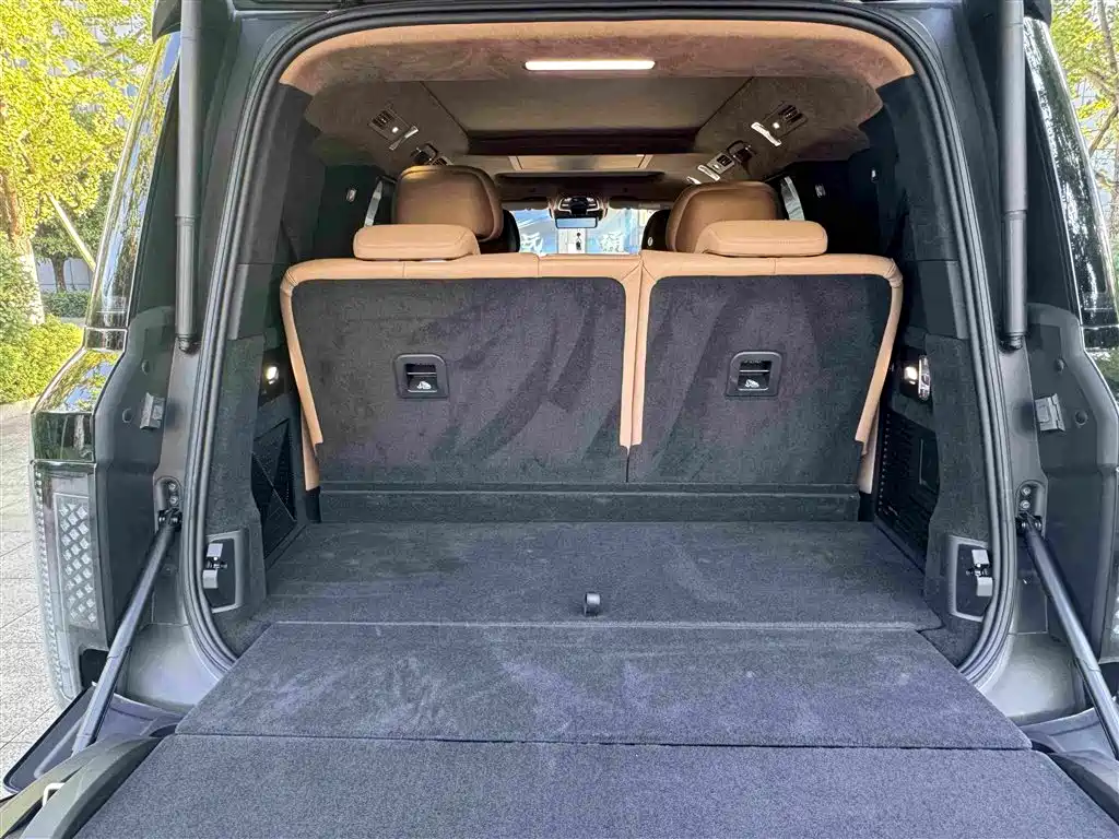 Yangwang Yangwang U8 L — фото 13