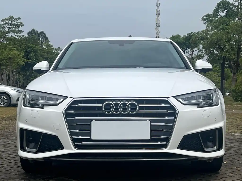 Audi A4L — фото 2