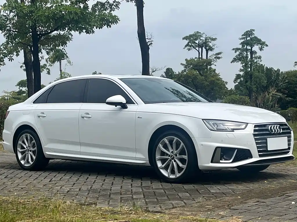 Audi A4L — фото 3