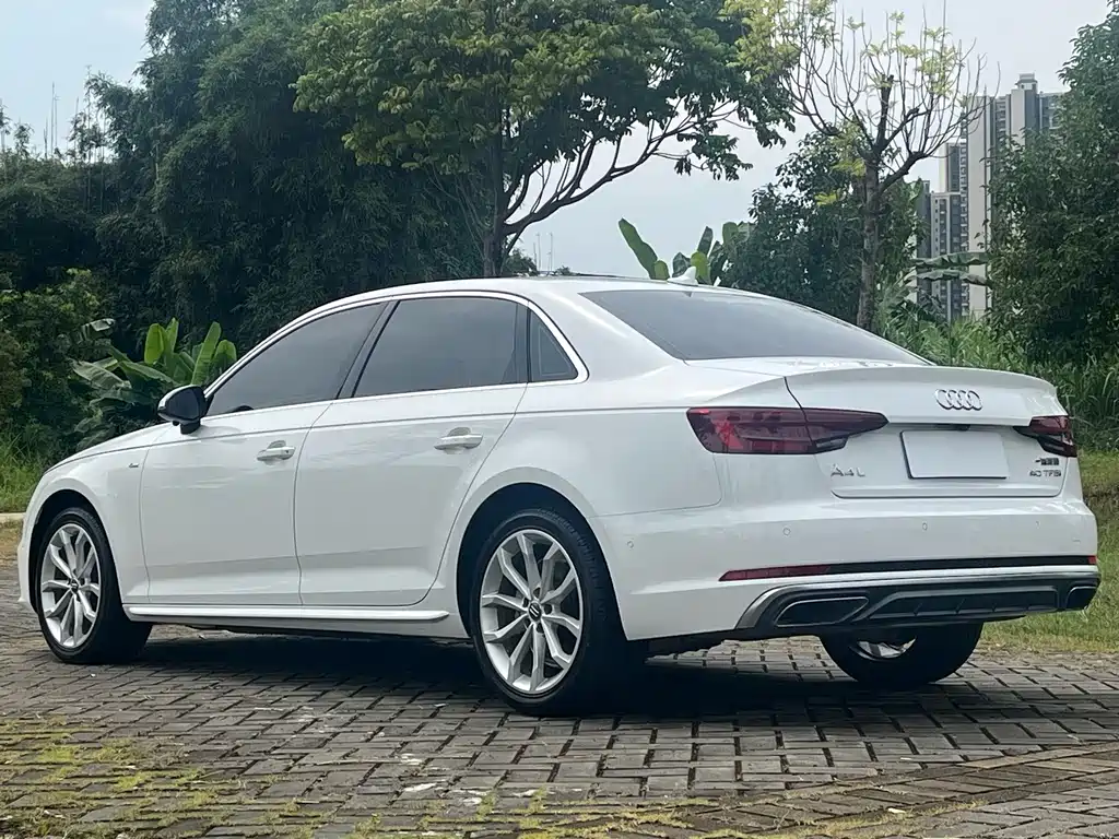 Audi A4L — фото 6