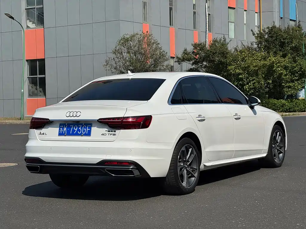 Audi A4L — фото 3