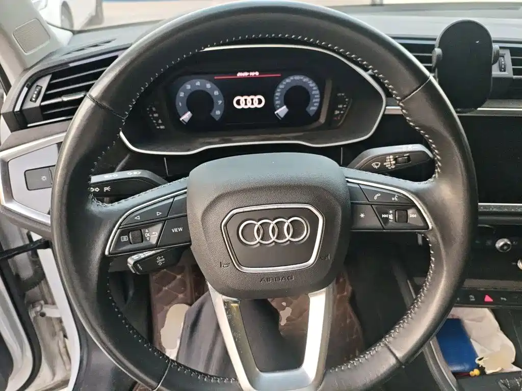 Audi Q3 — фото 6