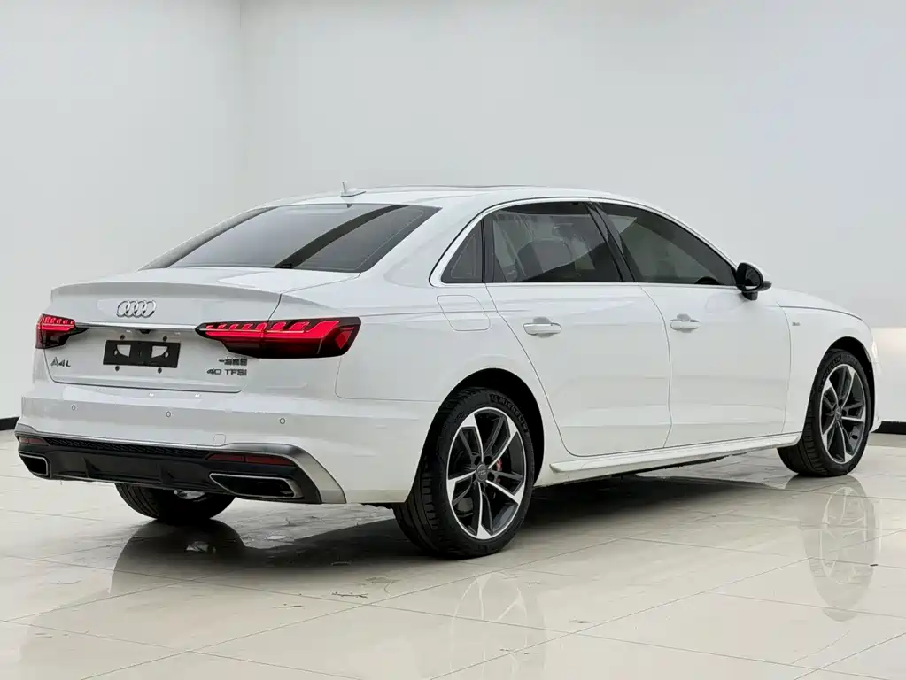 Audi A4L — фото 18