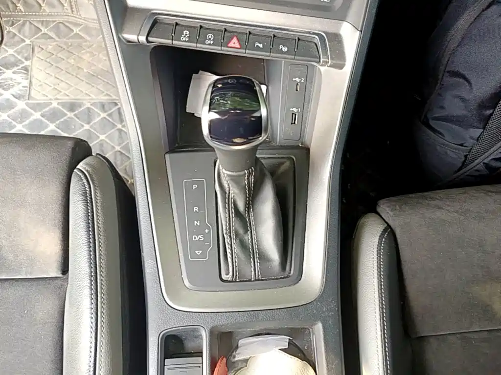 Audi Q3 — фото 14