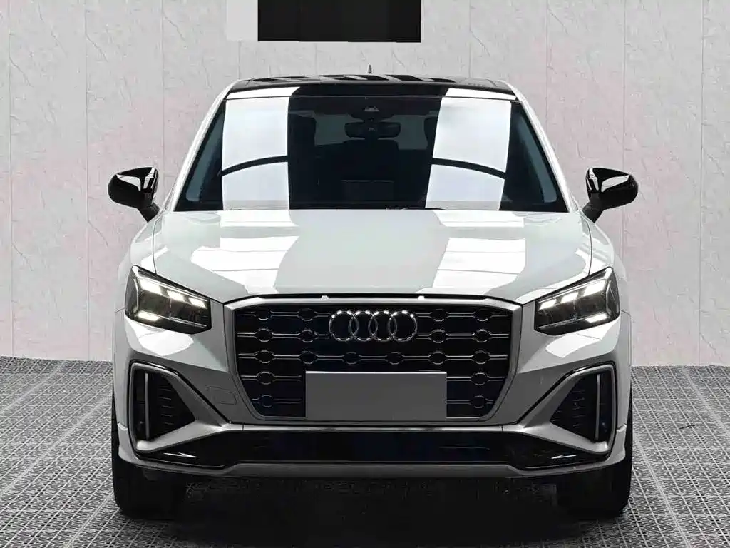 Audi Q2L — фото 2