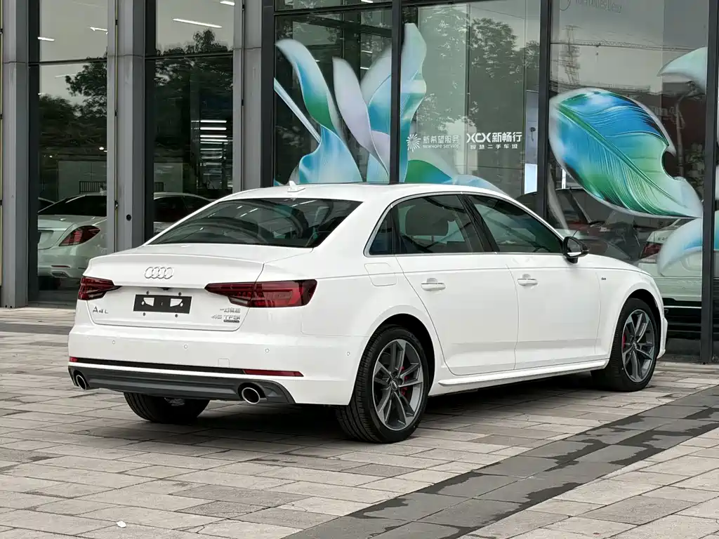 Audi A4L — фото 9