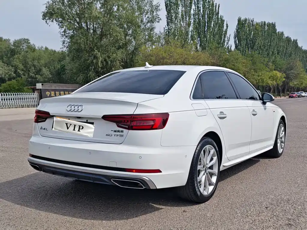 Audi A4L — фото 8