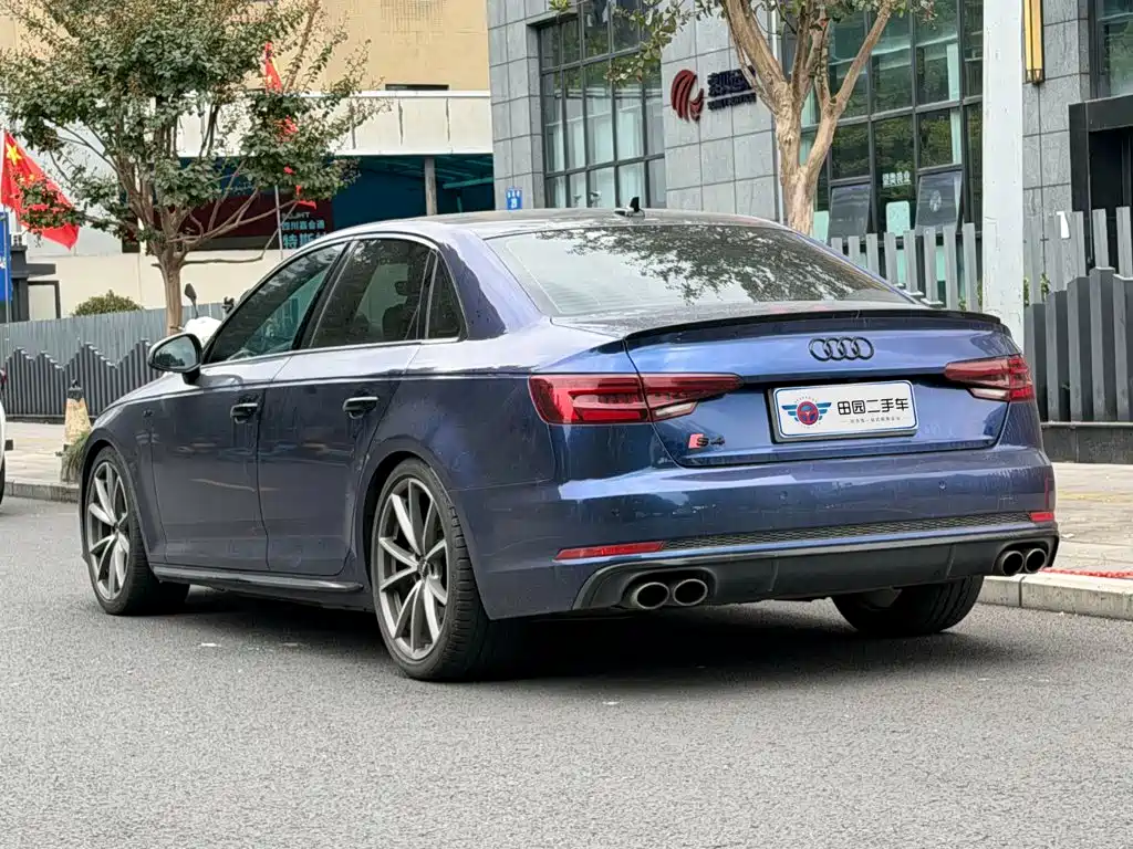 Audi S4 — фото 4