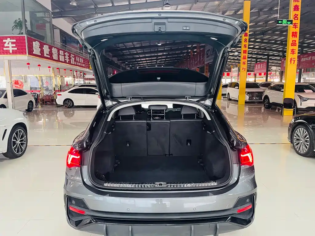 Audi Q3 Sportback — фото 14