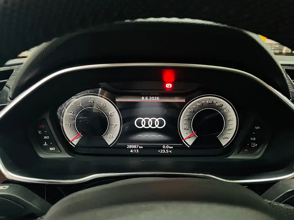 Audi Q3 Sportback — фото 15