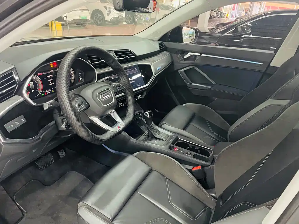 Audi Q3 Sportback — фото 8