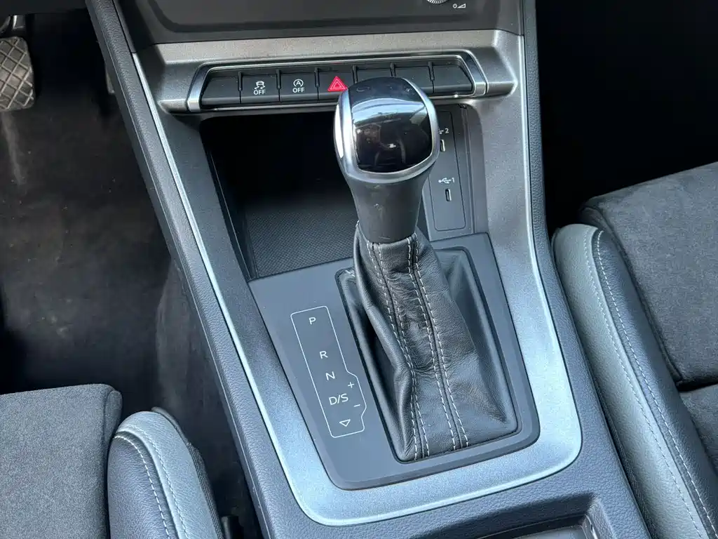 Audi Q3 — фото 18