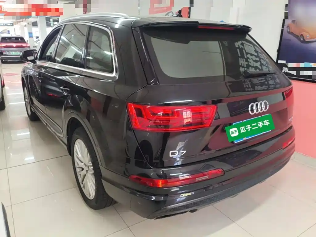 Audi Q7 — фото 5
