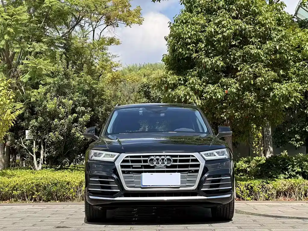Audi Q5L — фото 2