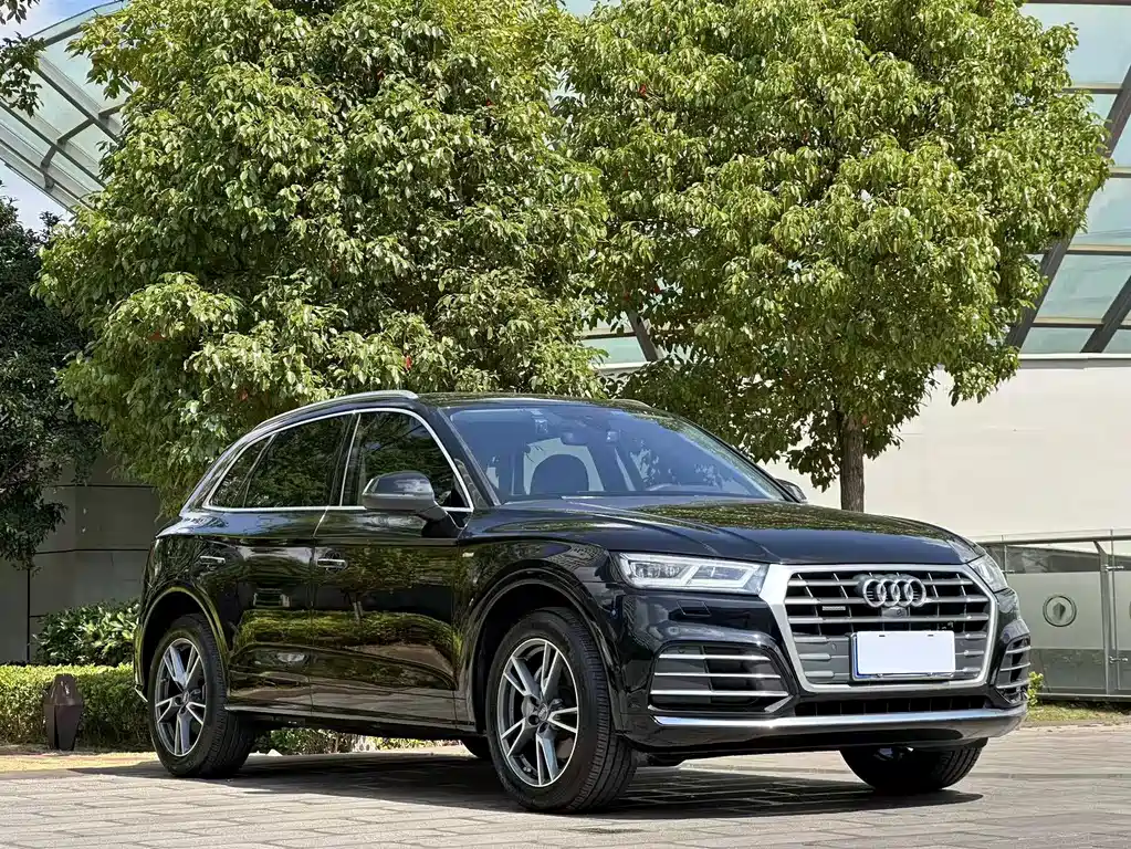 Audi Q5L — фото 3