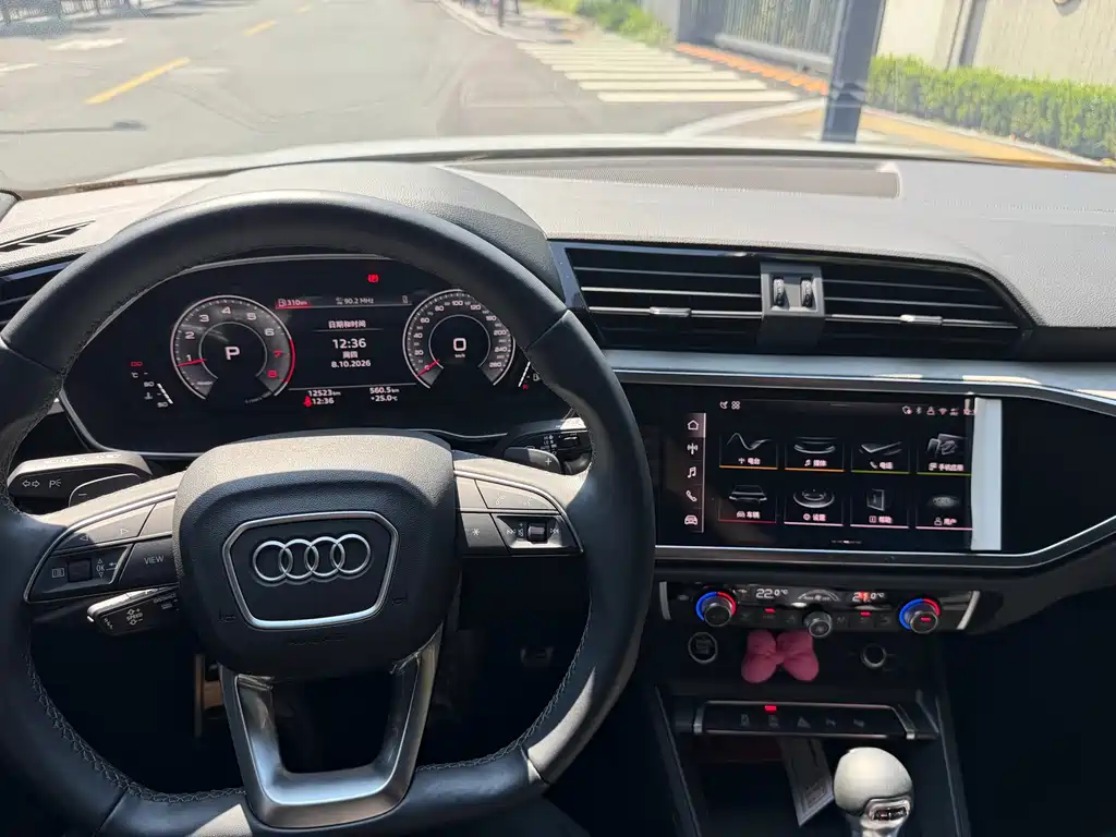 Audi Q3 — фото 14