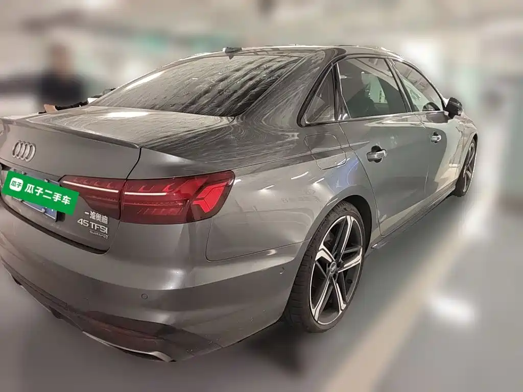 Audi A4L — фото 4