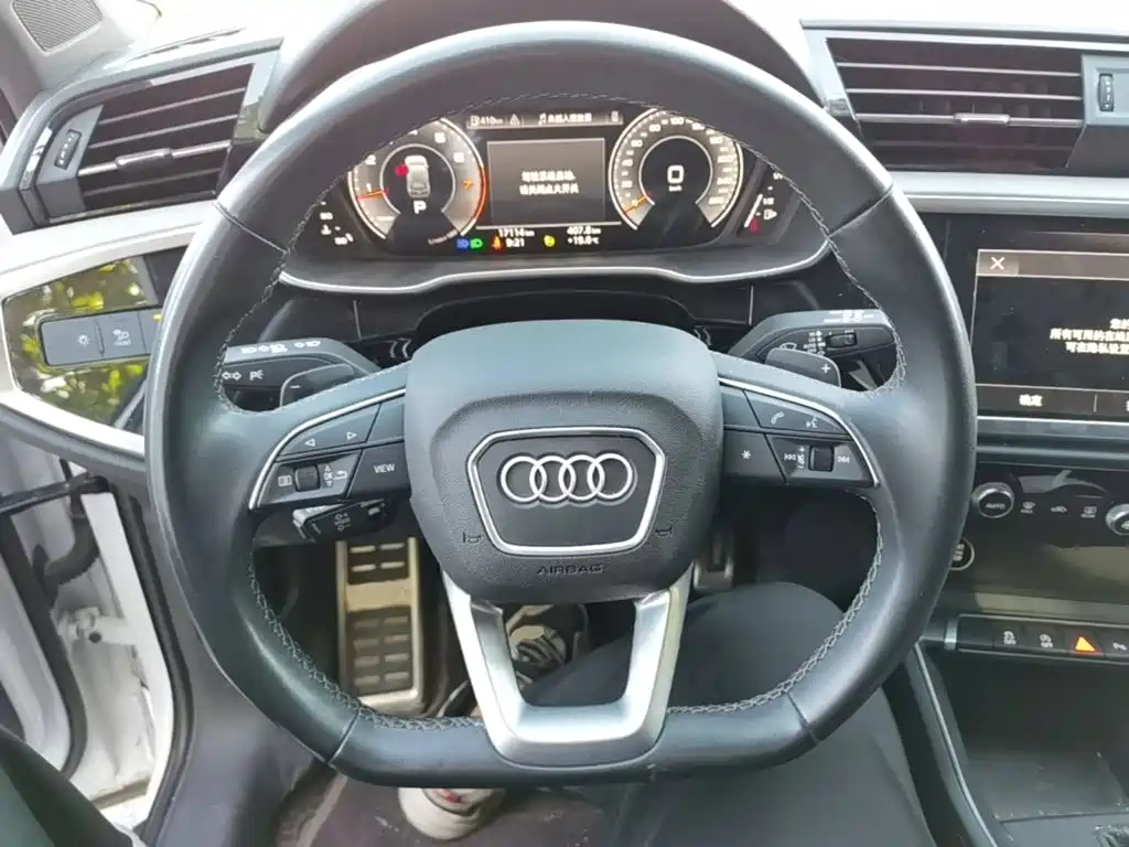 Audi Q3 — фото 11