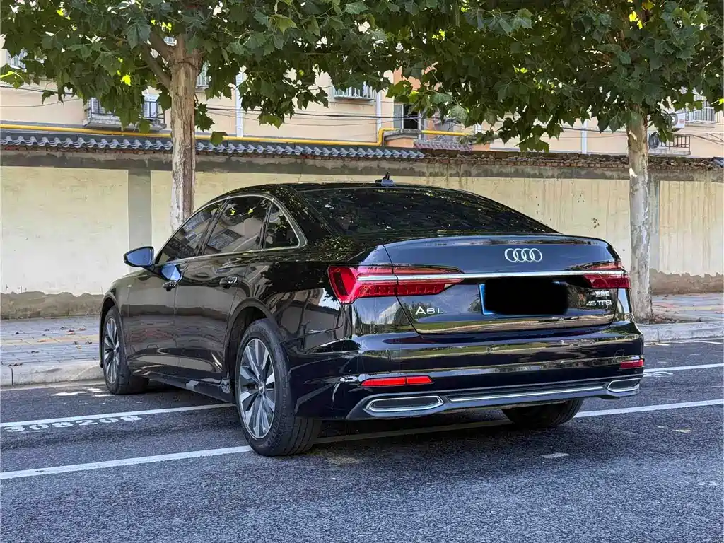 Audi A6L — фото 9