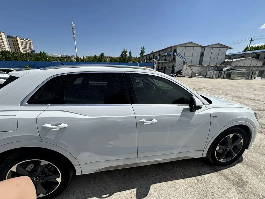 Audi Q3 — фото 4