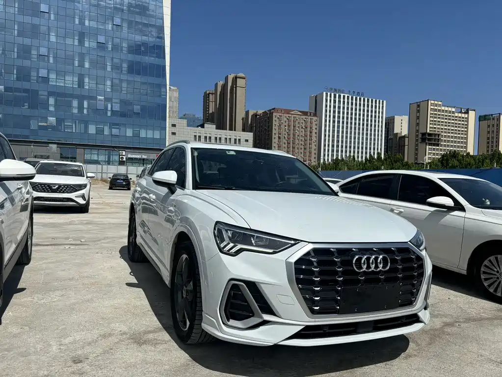 Audi Q3 — фото 5