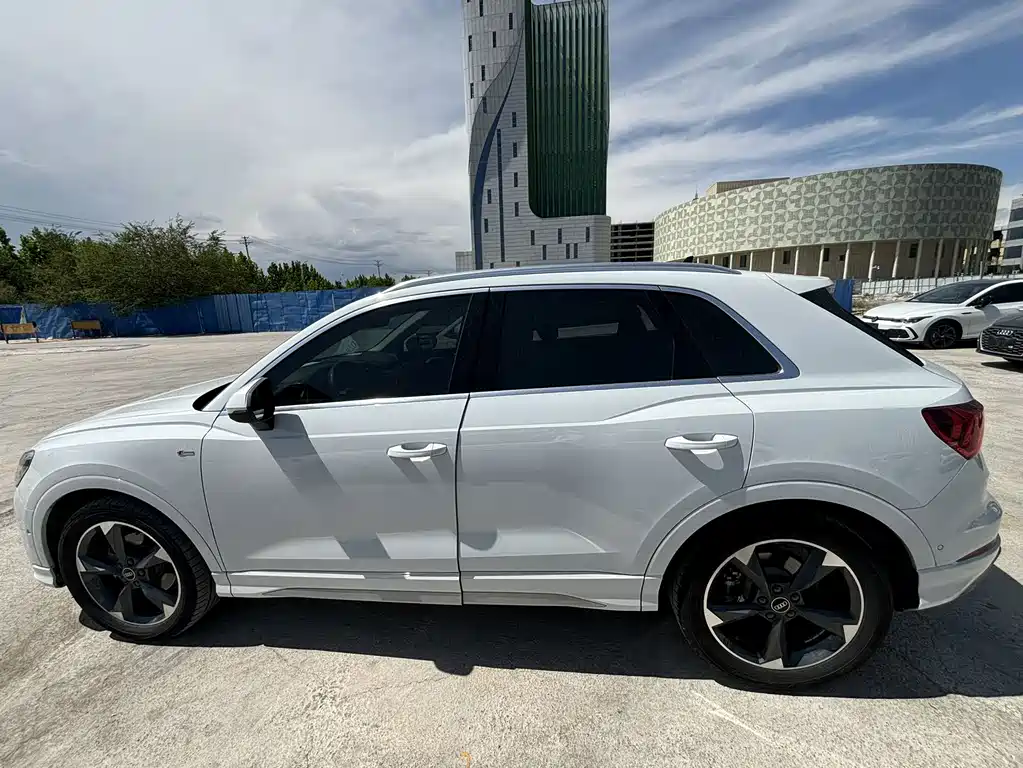 Audi Q3 — фото 8