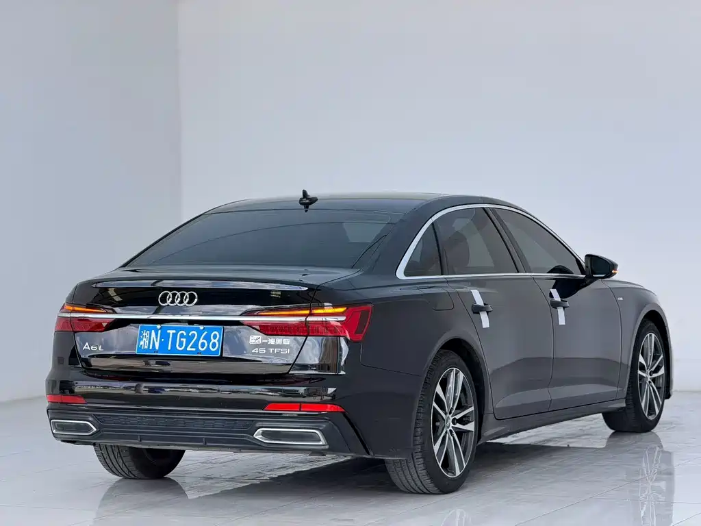 Audi A6L — фото 13