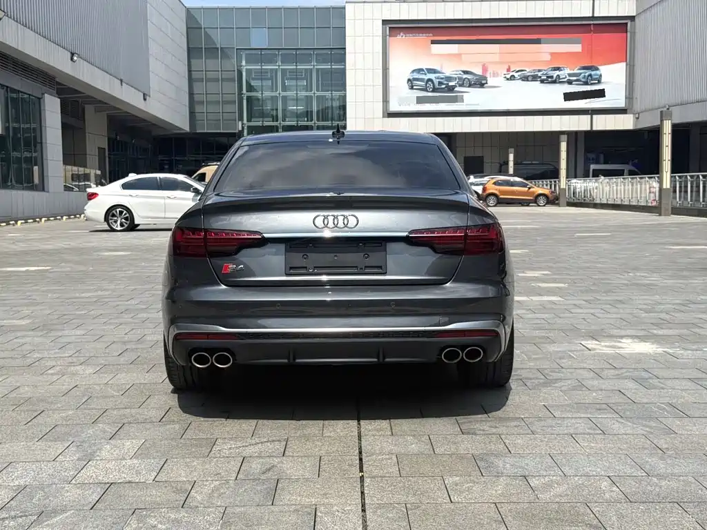 Audi S4 — фото 8