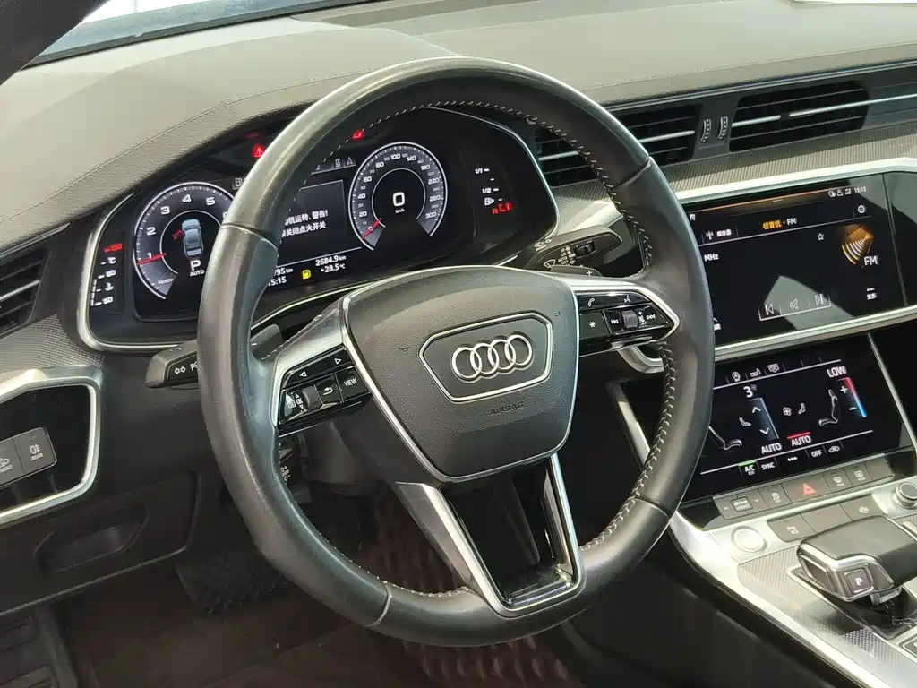 Audi A6L — фото 8