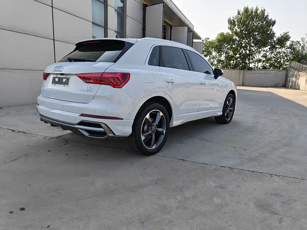 Audi Q3 — фото 4