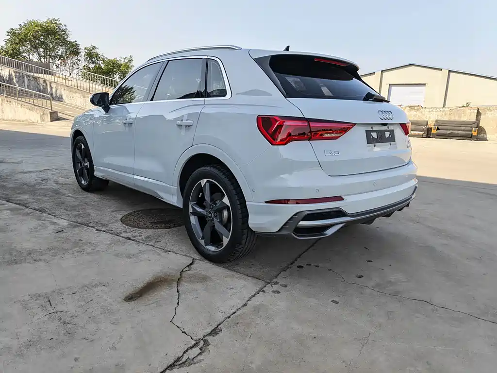 Audi Q3 — фото 6